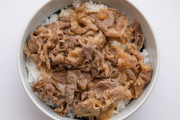 【朗報】ワイ大メシ食らい、ガチで吉野家へ