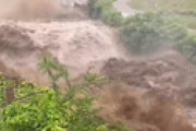 【動画】 熊本県益城町 木山川や岩戸川が氾濫で避難指示　橋や道路が崩落のエグい光景 ⇒ 久留米高専が通常授業で物議