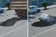 トラックが通過後、突如道路に出現した陥没穴。その穴に飲み込まれた母娘の車（ブラジル）