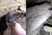 【動画】頭イカレテル。森の中の激狭な穴を探検する洞窟探検家。