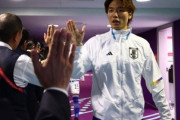◆W杯◆日本代表MF久保建英くんさん、ホテルの部屋から全力応援