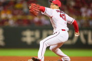 カープ島内、中継ぎで異例の10勝到達！2010年中日浅尾以来14年振り！