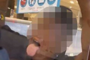 【炎上】フードコートでアクリル板を舐めるヤバイ奴の動画が発見される ← マクドナルド運営がブチギレ！！