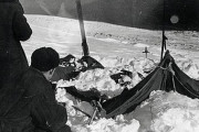 ソ連の雪山で9人が不可解な死を遂げた「ディアトロフ峠事件」に科学的説明がついたという研究