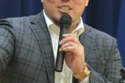 山川選手がモデルの防犯ポスター 4千枚を取り外す 沖縄県警が公共施設などで掲示