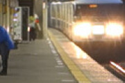 東海道線・二宮駅で人身事故 「あんなところで自殺」「車両の下に入り込んで・・」「電車ヤバいことになってた・・」 湘南新宿ラインも巻き込まれ