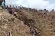 【動画】アフリカで金鉱山が崩落して100人以上が死亡する事故。