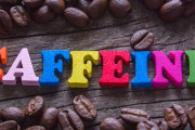 カフェイン「どこでも売ってます、やる気出ます、飲酒運転などの規制ありません」　←これが流行らない理由