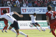 顔が見えない…カメラマン泣かせだった中村俊輔の代名詞FK
