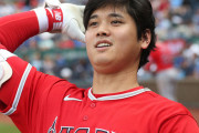 【神】大谷翔平さん、日本の全小学校にグラブを寄贈！なんと6万個！「野球しようぜ！」