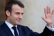 フランス　マクロン大統領　新型コロナに感染