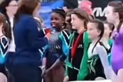 【動画】黒人少女さん、体操の表彰式で自分だけメダル授与されず咽び泣く