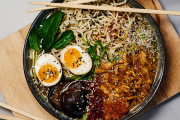 ラーメン一杯1600円の時代へ・・・インフレはどこまで？もはや貧乏人は気軽にラーメンを食えない時代へ