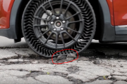 絶対にパンクしないカータイヤが登場！警察も困ってしまう程の耐久性って？ 海外の反応
