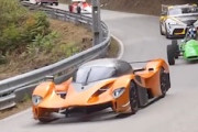 【動画】ポルトガルのハイパーカー、パレードランでタイヤがもげてしまう。
