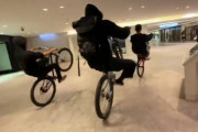 大阪の商業ビル内で「集団暴走」動画炎上の自転車チームが謝罪　しかし動画は消さずｗｗｗｗｗｗｗｗ