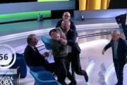 ウクライナのテレビ討論会で親ロシア派の政治家とジャーナリストが大乱闘。