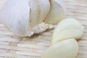 【悲報】生ニンニク、あまりにも有害だった事が判明