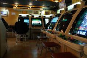 【悲報】ゲーセン業界がガチで悲鳴「このままじゃ街のゲーセンが消える」