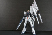 「RG  νガンダム」が1/144とは思えない迫力！体型については賛否両論あるも人気はやはり凄い