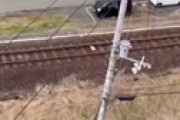 【動画】 洒落にならないバカッター　今度は線路に異物を投げ入れる衝撃動画が流出　逮捕へ・・