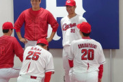 カープ新ユニフォーム発表！新井監督は背番号25！ロゴも真っ赤な斬新なデザイン