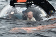 プーチン露大統領が潜水艇に乗りソ連潜水艦「ショムガ」の沈没地点まで潜水…フィンランド湾！