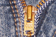「YKK」とかいう世界中の人々の役に立ち常に我々を支えてるくせになんか影が薄く特に感謝もされてない企業ｗｗｗｗｗｗｗｗｗｗｗｗ