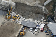 【画像】コンクリート・ブロックが崩れて3～4人死亡・・・