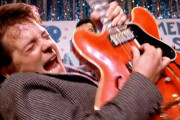 【画像】映画史上最も最高なシーン『バック・トゥ・ザ・フューチャー』の演奏シーン説