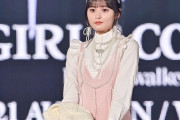 【乃木坂46】遠藤さくら 実況ランウェイ『TGC ’21A/W』さくちゃんが笑ったー.gif
