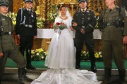 メキシコでカップルがナチス親衛隊(SS)姿で結婚式を挙げ物議に…ヒトラーの結婚記念日に！