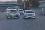 【動画】 フラフラと対向車線を飛び出した車が他車を巻き込み・・ ドラレコ動画に衝撃走る