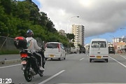 【沖縄】軽四の過失割合が気になるスクーターのすり抜け事故ドラレコ。