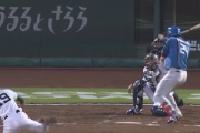 【続報】日ハム野村、ヘルメットにヒビが入っていた事が判明