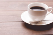 『コーヒー』←ブラックだと不味いのにミルクとシロップ入れた瞬間美味くなる不思議な飲料