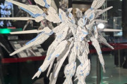 【ガンプラ】66000円のストフリ、展示品では印象が激変？！