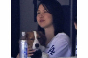 【MLB】大谷翔平の妻・真美子さん　デコピンと試合を生観戦　左手薬指に指輪　大谷の好物？と話題のグルメも堪能