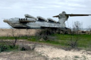 【動画】ダゲスタンのビーチに鎮座した冷戦時代の遺物、MD-160ルン級エクラノプラン。
