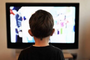 今どきは小学生すらテレビでアニメを見ないらしい