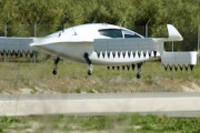 【技術】電動垂直離着陸「Lilium Jet」が目標最高速度を達成。離陸から着陸まで。