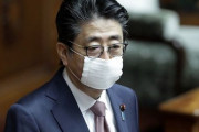 海外　日本の安部首相「より徹底した」ウイルス対策に取り掛かる