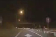 【動画】お祈り車線変更ギャル「いけるかなー？ｶﾞｼｬ、うぇーいw」