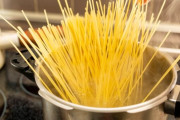 スパゲッティーゆでるときに塩いれるのって必要？