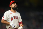 【悲報】エンゼルスのレンドンさん、キャンプ初日に手術で長期離脱決定