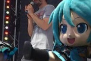 【画像】キアヌ・リーブス、初音ミクと熱唱ｗｗｗｗｗｗ