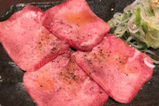 SNSで知り合った女「明日焼肉食べに行かない？一番高いコース食べたいなぁ…35000円ご馳走して！」俺「いきなり高級焼肉と言われても困ります…」→結果…