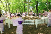 東北には何で変な伝説が多いんやろか　青森のキリストの墓とか秋田の古代ピラミッドとか