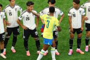 【悲報】他国のW杯を観たにわかワイ、日本の立ち位置に気付く・・・