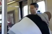 おそろしい人種差別。ニューヨークの地下鉄でアジア人に対する嫌がらせ・・・。海外の反応